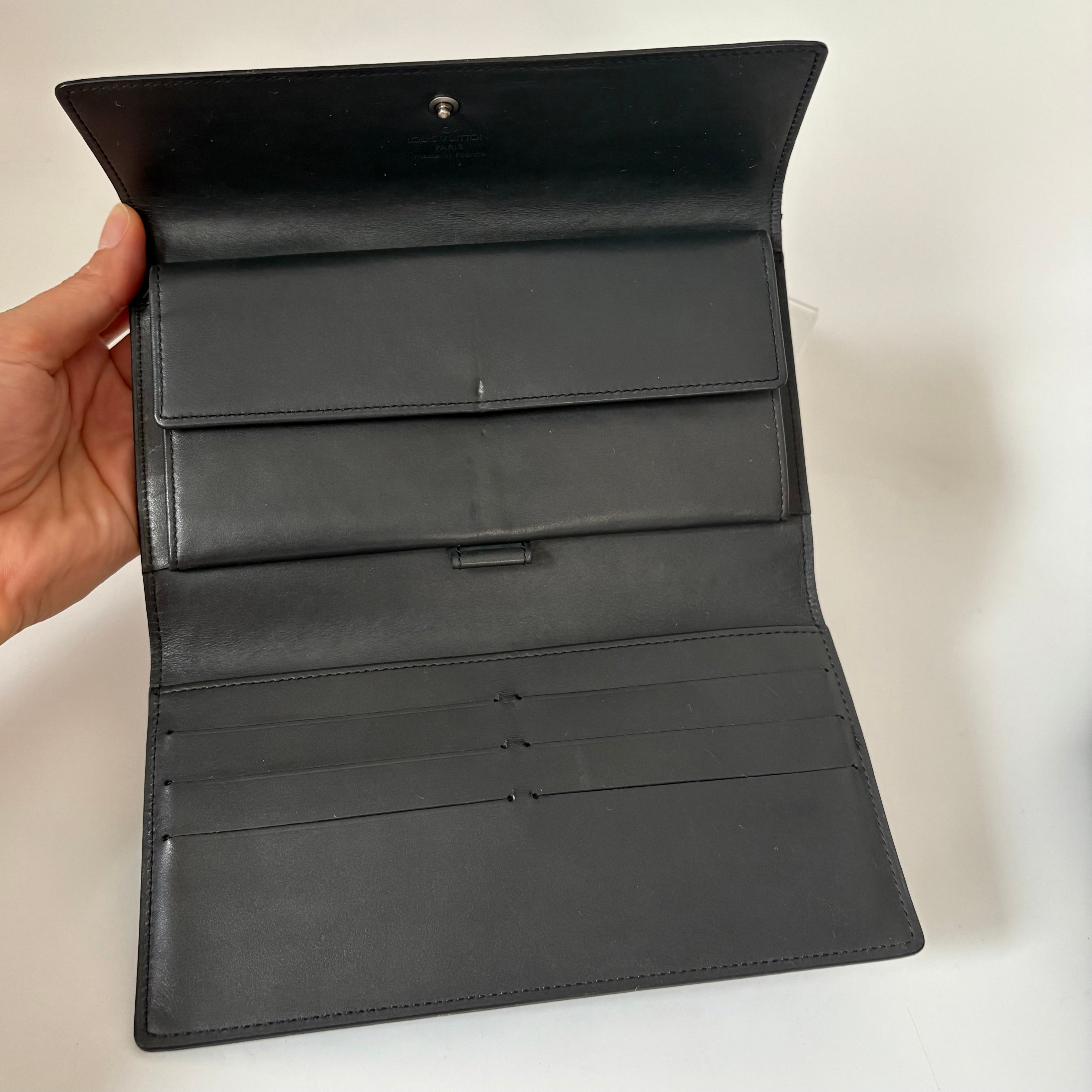Louis Vuitton Matte Monogram Sarah Wallet Gray