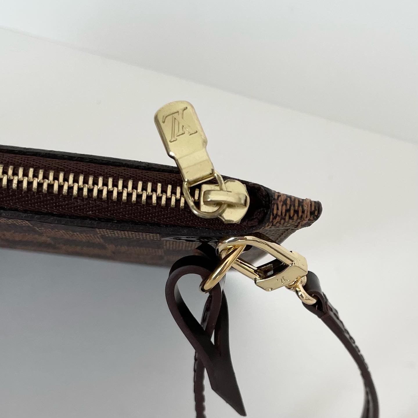 Vintage Louis Vuitton Damier Ebene Saint Louis Pochette Wristlet Bag S –  KimmieBBags LLC