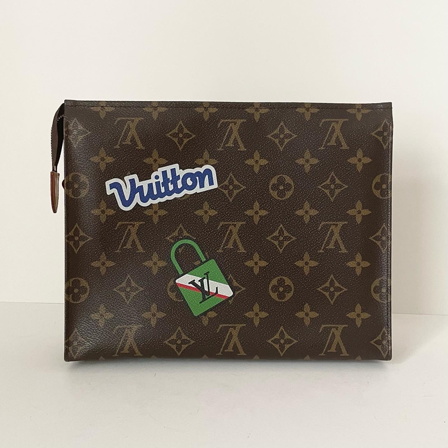 Louis Vuitton Tassel Phone Charger Bag Charm – Just Gorgeous